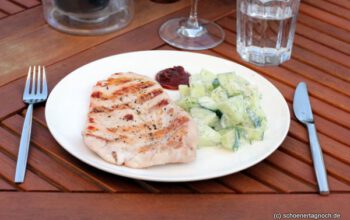 Zum Grillen: Honigmelonen-Gurken-Salat mit Ingwer und Dill-Joghurt-Dressing